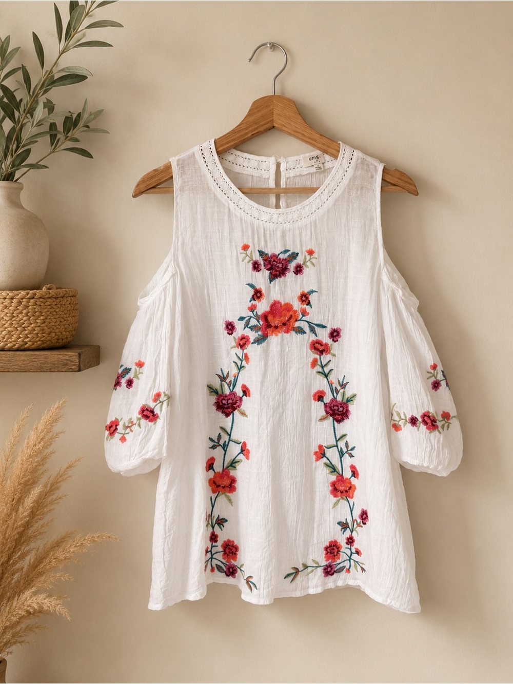 Umgee USA Floral Embroidered Cold Shoulder Boho Peasant Top Ivory Small NWOT
